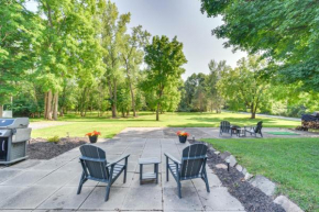 Near Trails and Wineries Victor Getaway with Fire Pit